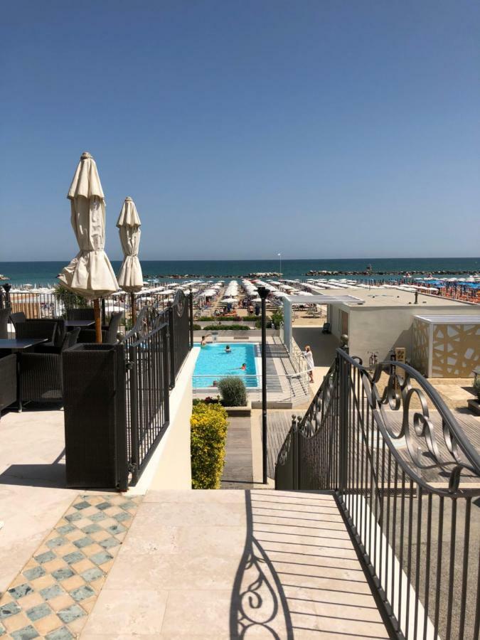 Hotel La Rosa Cattolica Buitenkant foto